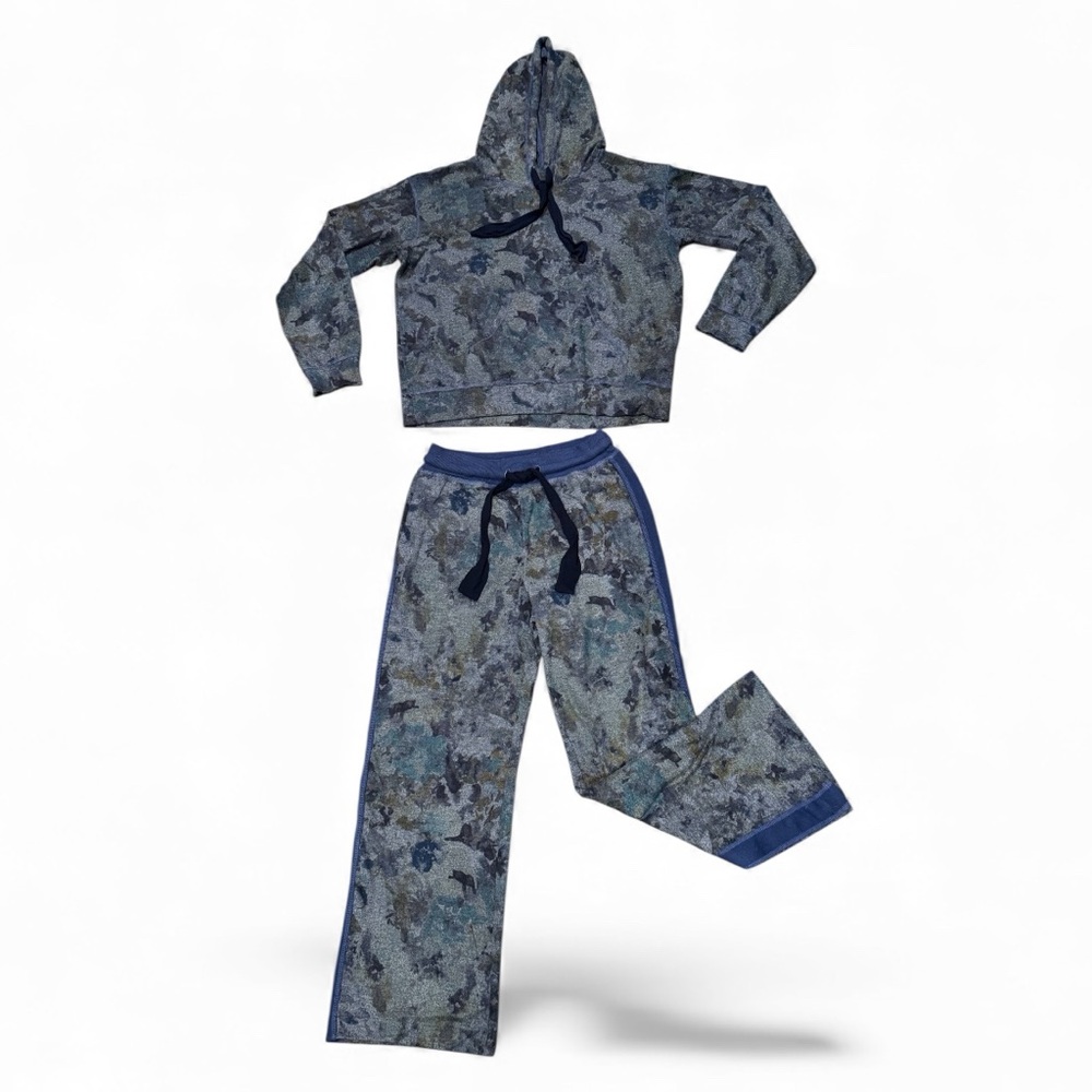 Stone Flowers Soft and Cozy Blue Camo Lounge Wear Set, Size M